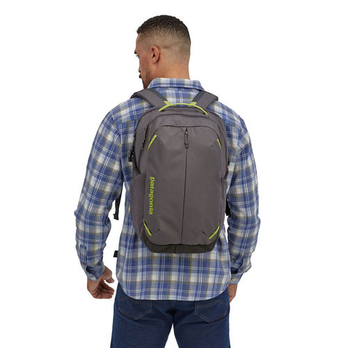 Patagonia Refugio Day Pack 26 L (Forge Grey) Daypack